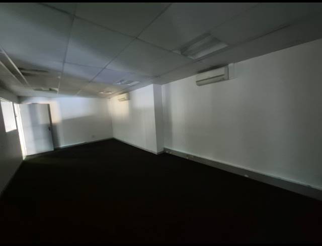 1,111M² WAREHOUSE TO LET IN PAARDEN EILAND